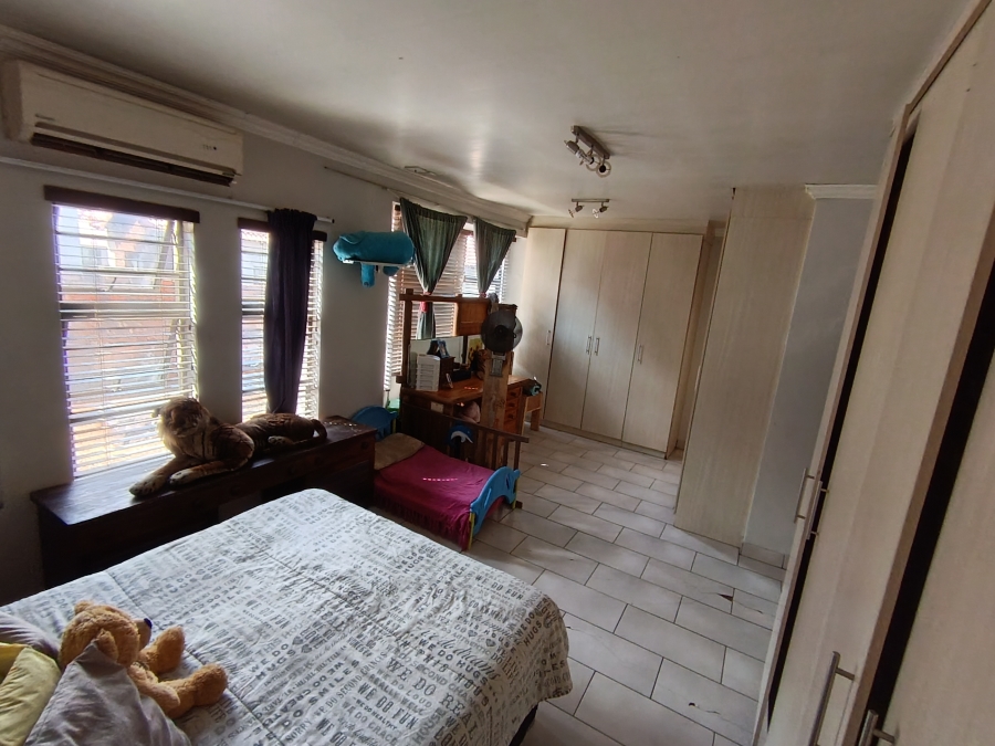 2 Bedroom Property for Sale in Waterval East North West